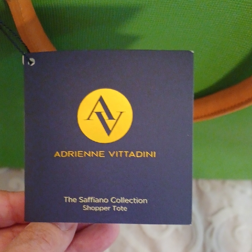 Adrienne Vittadini Green and Tan Tote Bag - Picture 12 of 14